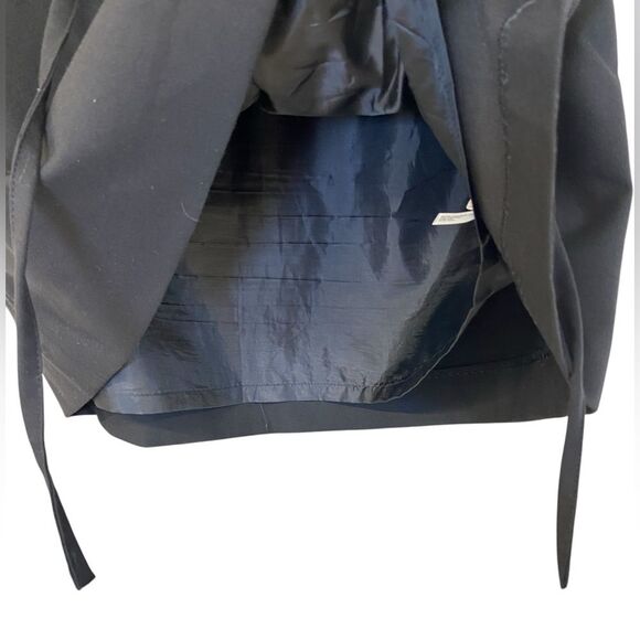 Gap Stretch Black Pleated Mini Skirt with Front Tie. Size 2. - Picture 5 of 9